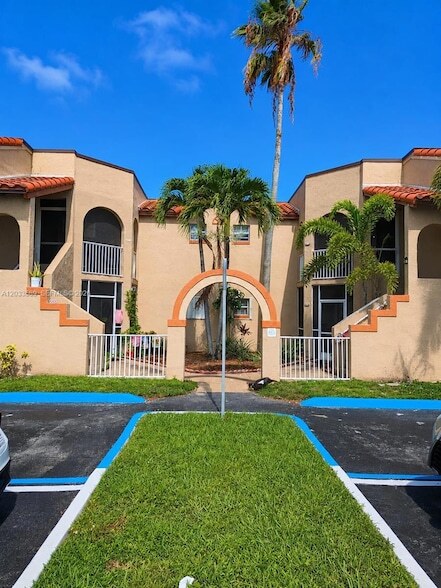 Building Photo - 301 SW 86th Ave Unit 204