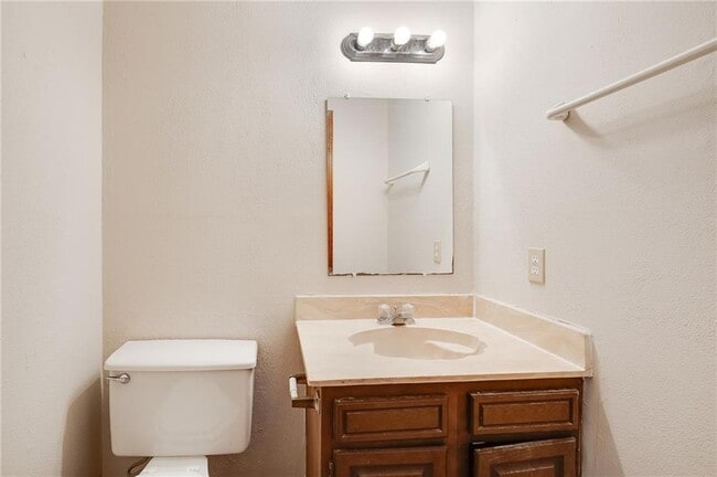 Photo - 2 Brandon Hall Dr Unit D