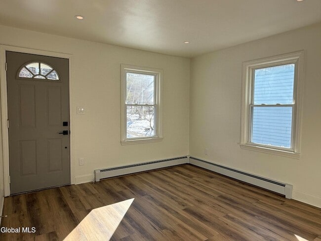 Photo - 98 Willow St