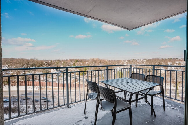 Photo - 4650 Washington Blvd Unit FL9-ID8990A