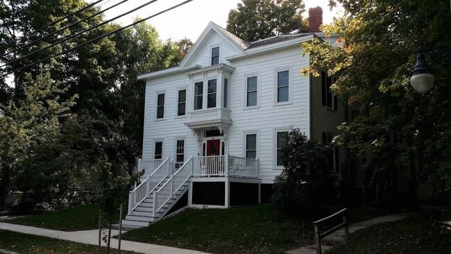 Building Photo - 270 Richards Ave Unit 4