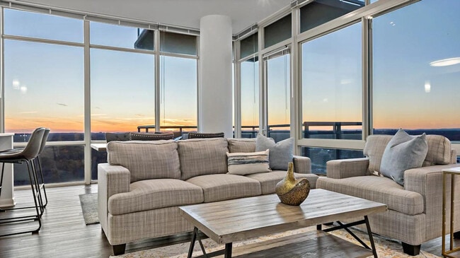 Building Photo - 1556 Spring Hill Rd Unit ID1395384P