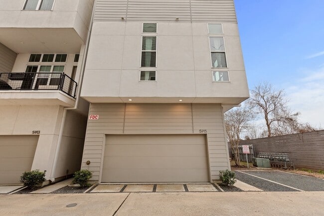 Photo - 5915 E Post Oak Ln
