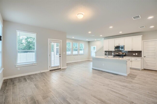 Photo - 105 Appleberry Ln