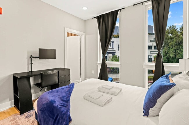 Photo - 916 N Delaware Ave Unit ID1055897P