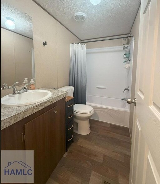 Photo - 45 Logan Ct SE