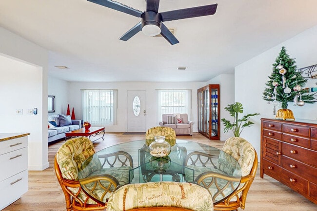 Photo - 10115 Sandpiper Rd E Unit SI ID1591391P