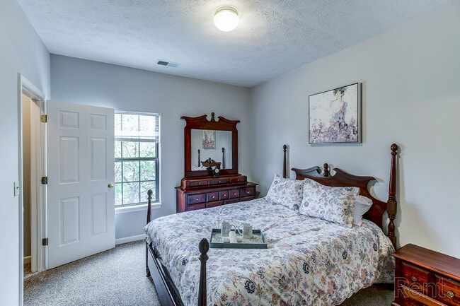 Bedroom - Georgetown Oaks Apartments