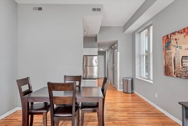 Photo - 713 Barton St Unit ID1031874P