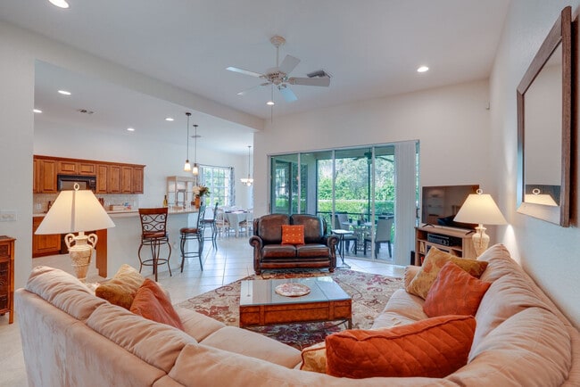 Building Photo - 5557 Whispering Willow Way Unit SI ID1545993P