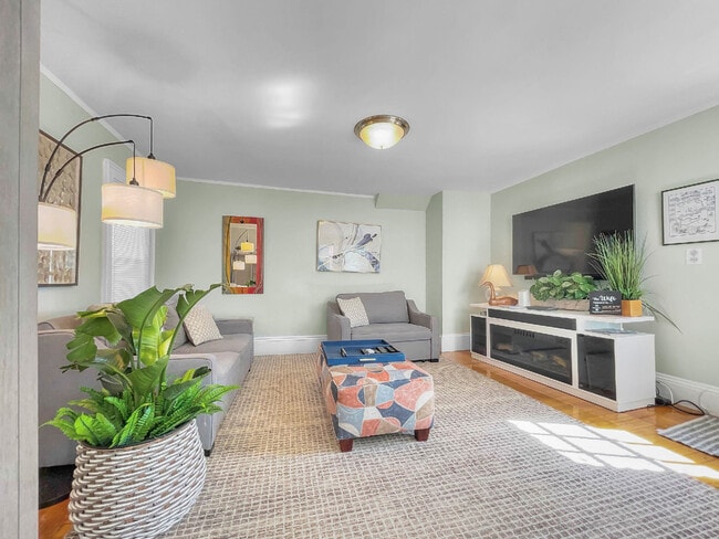 Building Photo - 18 Watson St Unit SI ID1631124P
