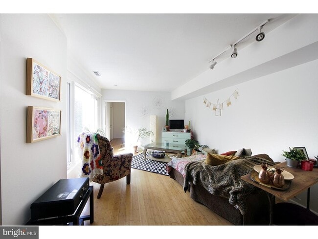 Photo - 447 Fairmount Ave Unit A