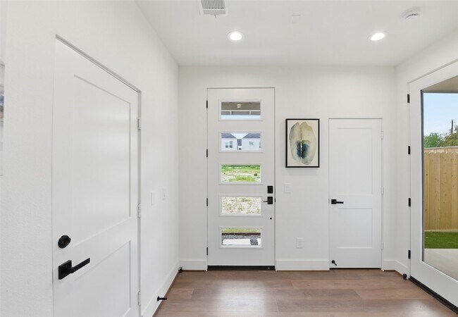 Photo - 7702 Earl Rudder Wy