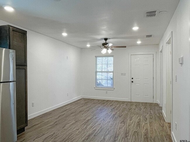 Photo - 1804 W 24th St