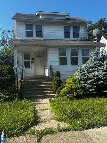 Building Photo - 44 Hickory Ave