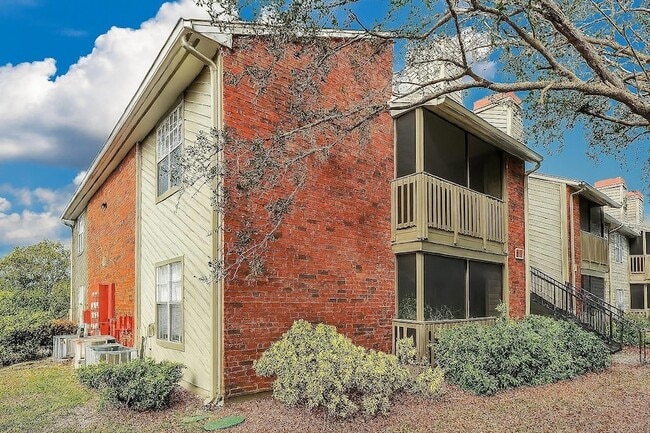 Building Photo - 9100 Dr M.L.K. Jr St N Unit 1302