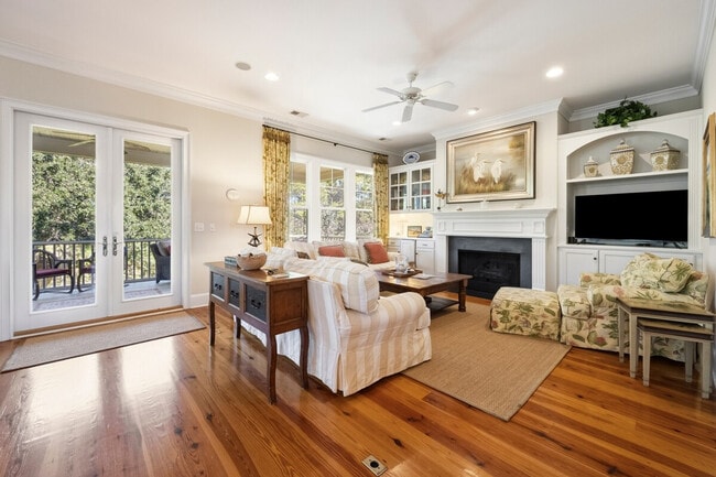 Photo - 190 Whiting Ln Unit SI ID1465810P