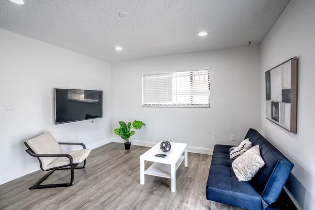 Photo - 470 SW 7th St Unit ID1056514P