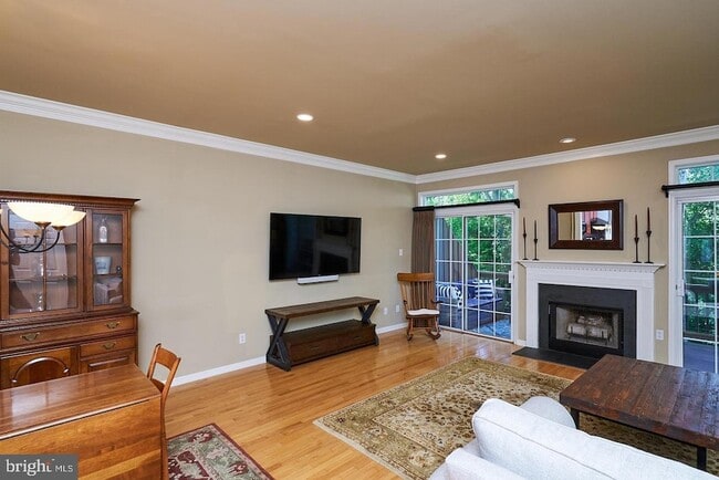 Photo - 138 Whispering Oaks Dr