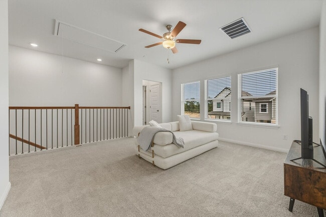 Photo - 2017 Ridge Runner Dr Unit SI ID1492674P