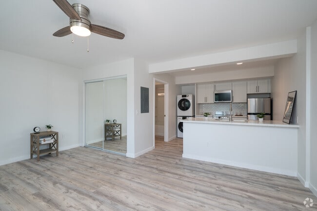 Studio - 419SF - Park Lafayette