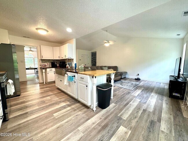 Photo - 502 Worth Dr