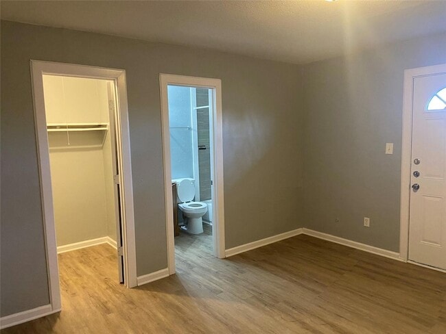 Photo - 410 Old Thorndale Rd