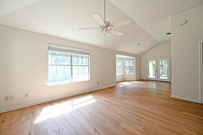 Photo - 108 N Mockingbird Cir