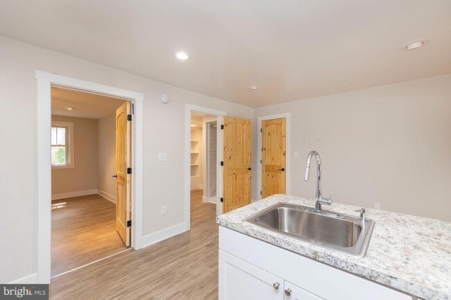 Photo - 550 N Loudoun St Unit 1