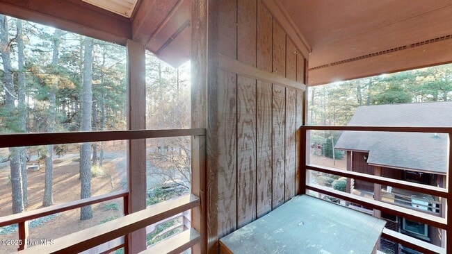 Photo - 704 Dover St