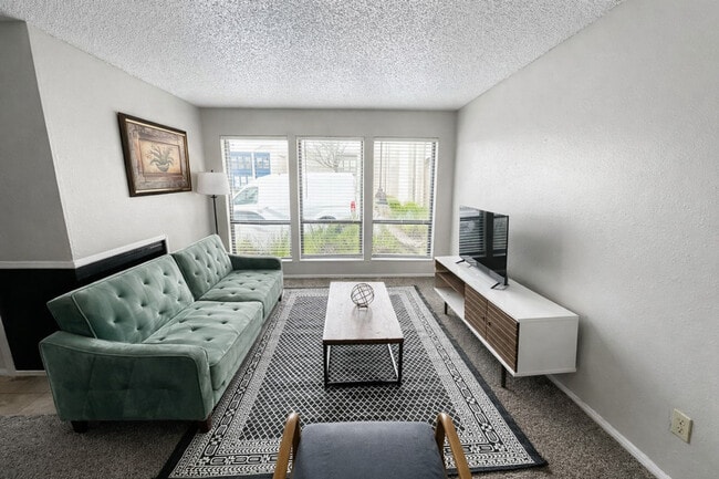Building Photo - 505 N Rock Rd Unit SI ID1534946P