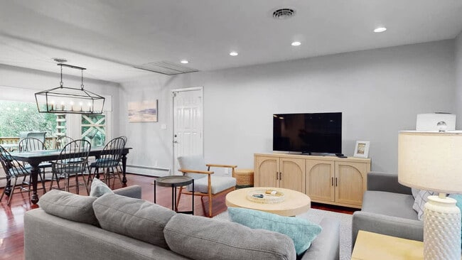 Photo - 1066 Monroe Blvd Unit SI ID1583744P