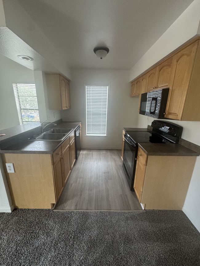 IMG_8726.jpg - Harbor Oaks Apartments