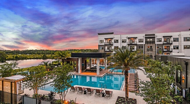 Building Photo - Prado