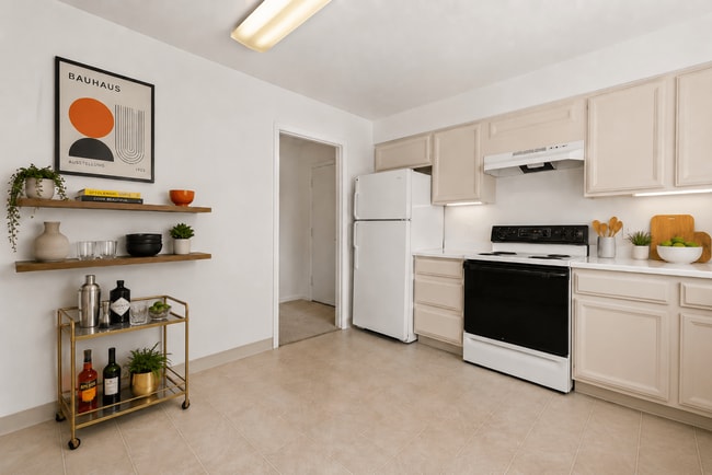 Photo - Legacy Place Apartments - Southfield, MI