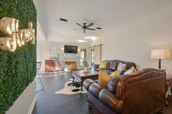 Building Photo - 1708 Beaver Pond Ct Unit SI ID1328061P