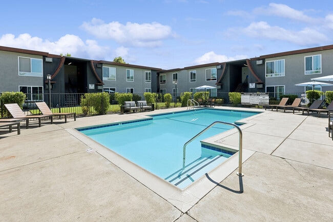 Building Photo - ReNew on Coloma