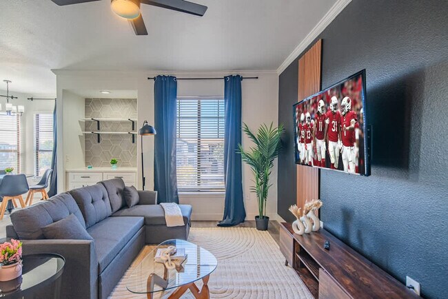 Building Photo - 7455 N 95th Ave Unit ID1263155P