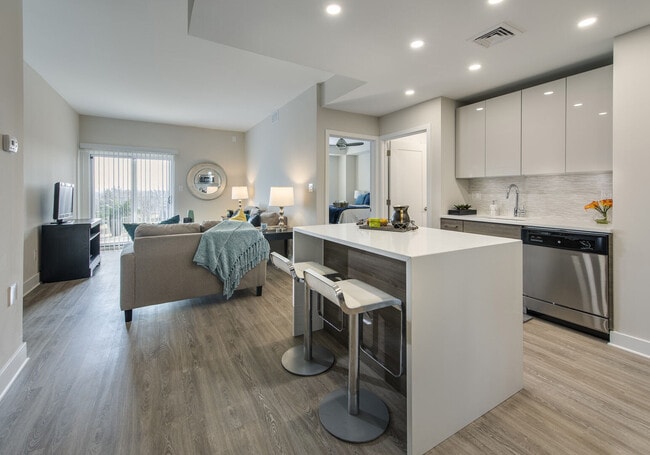 Photo - The Plaza Apartments