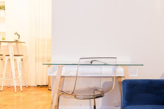 Building Photo - 105 E 24th St Unit FL2-ID1021912P