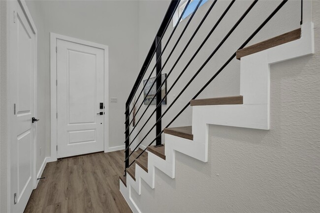 Photo - 104 Creekside Trail