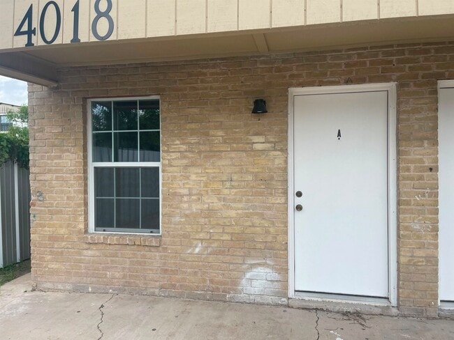 Building Photo - 4018 San Agustin Ave Unit A