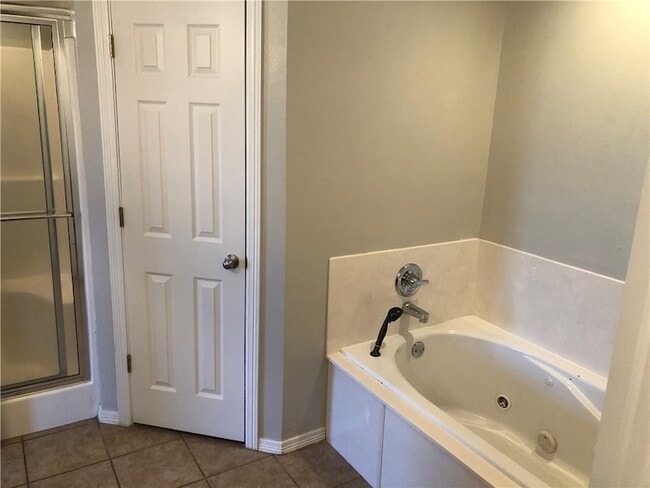 Photo - 1595 Charles St