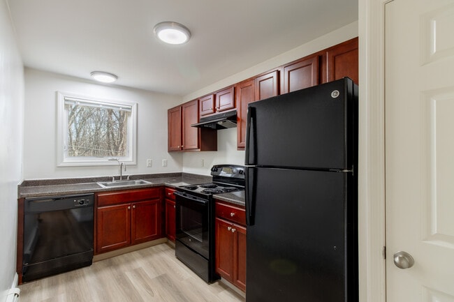 Photo - Tower Hill Landings