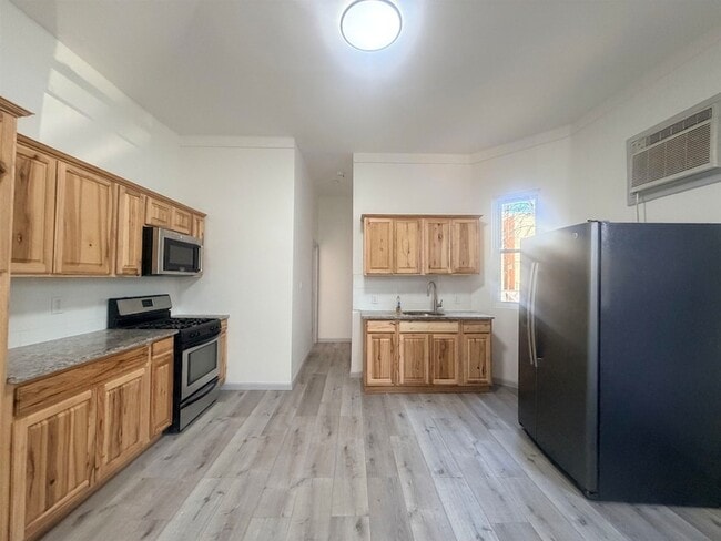 Photo - 124 Winfield Ave Unit 1