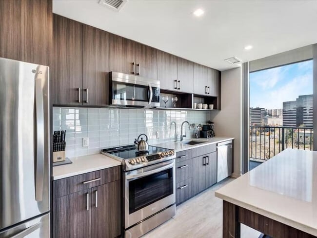 Photo - 400 Army Navy Dr Unit ID1049770P