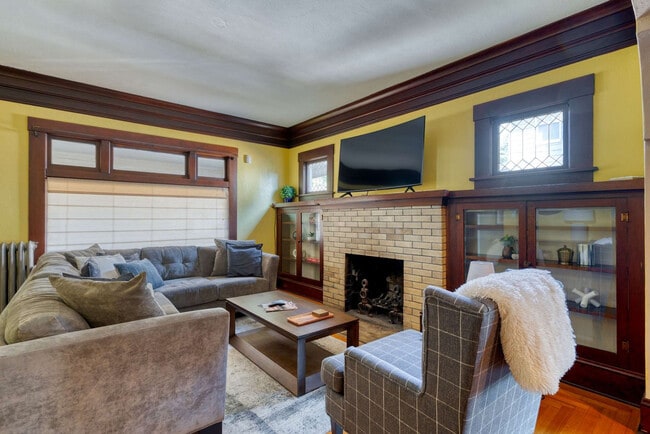 Photo - 2034 NE Flanders St Unit ID1309886P