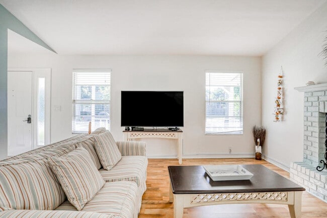 Photo - 314 24th St W Unit SI ID1591427P