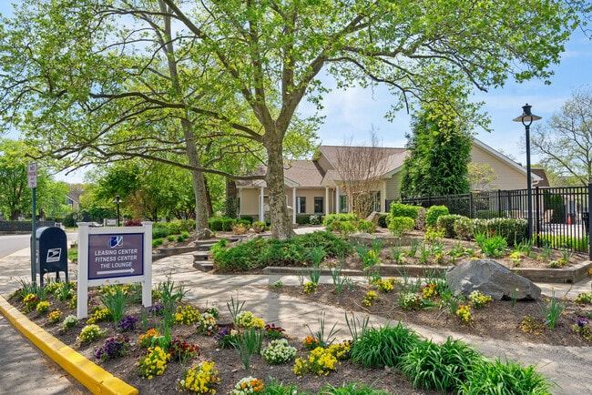 Building Photo - The Crossings at Plainsboro