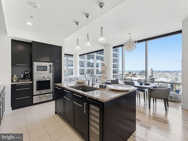 Building Photo - 1414 S Penn Square Unit 32F